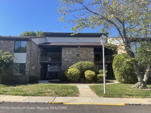 f-82 Amberly Dr, Manalapan, NJ, 07726-2177 | Card Image