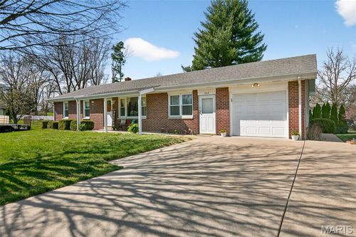 282 Diekamp Ln, Saint Charles, MO, 63303-5138 | Card Image