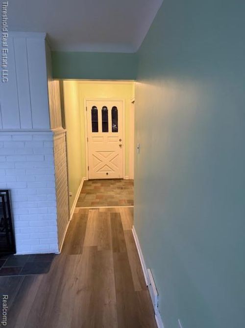 28014 Green Willow St, Farmington Hills, MI, 48331-5630 | Card Image