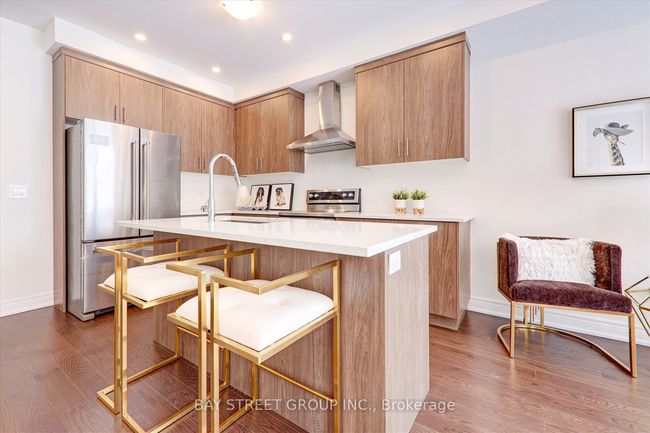 12 Schmeltzer Cres, House attached with 3 bedrooms, 3 bathrooms and 1 parking in Richmond Hill ON | Image 9