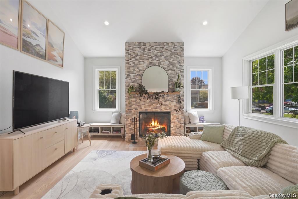 Residential Lease in Beacon 5