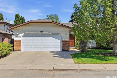 610 Bronson Cres, Saskatoon, SK, S7J5E5 | Card Image