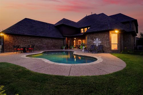 9100 Belshire Dr, North Richland Hills, TX, 76182-7690 | Card Image