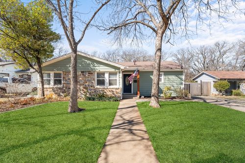 1812 Junius St, Fort Worth, TX, 76103-2008 | Card Image