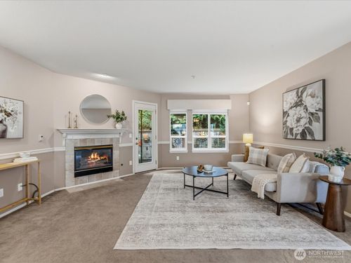 j104-1600 121st St Se, Everett, WA, 98208-7907 | Card Image