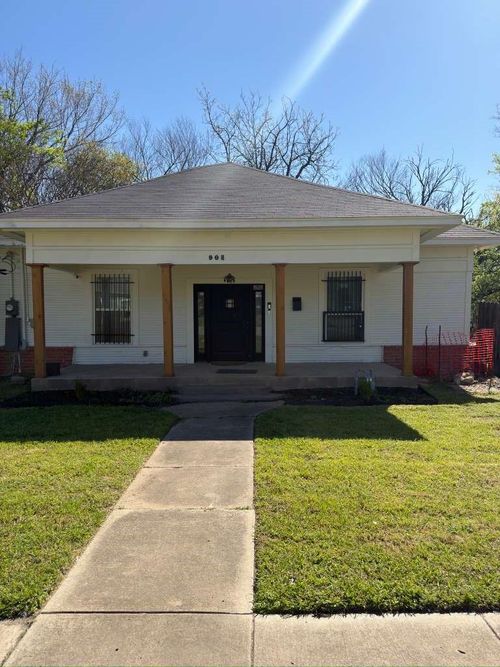 908 N Virginia St, Terrell, TX, 75160-1816 | Card Image
