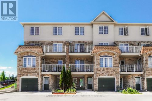 35-200 Mclevin Avenue, Toronto (Malvern), ON, M1B6A2 | Card Image
