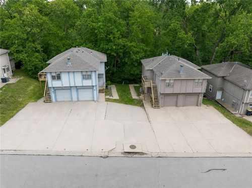 8213 & 8215 Everton Avenue, Kansas City, MO, 64152 | Card Image