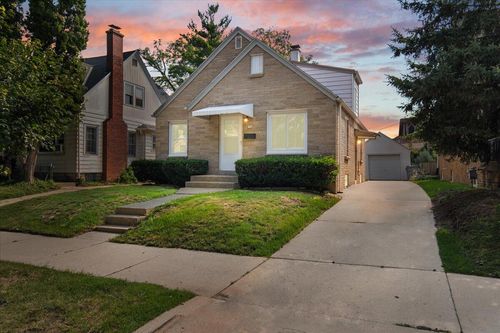 206 N 77th St, Milwaukee, WI, 53213-3540 | Card Image