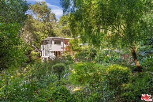 21714 Encina Rd, Topanga, CA, 90290-3526 | Card Image