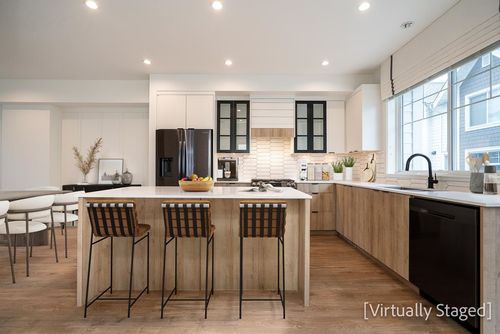 66-14541 Winter Cres, Surrey, BC, V4P0G5 | Card Image