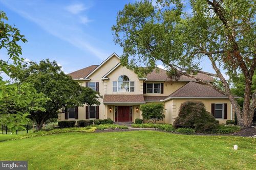 135 Burgundy Cir, Blue Bell, PA, 19422-1437 | Card Image