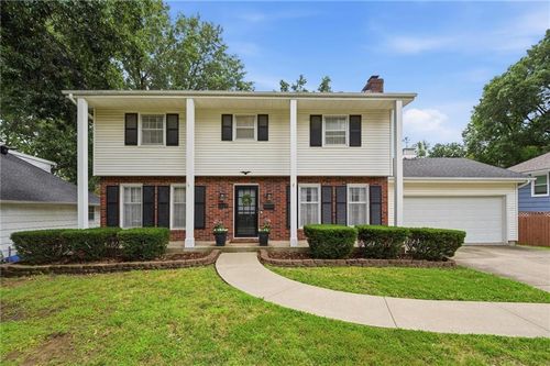 1609 Ne 68th Ter, Kansas City, MO, 64118-2818 | Card Image