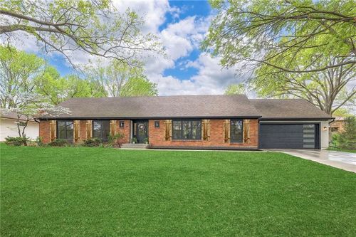 10314 Sagamore Ln, Leawood, KS, 66206-2655 | Card Image