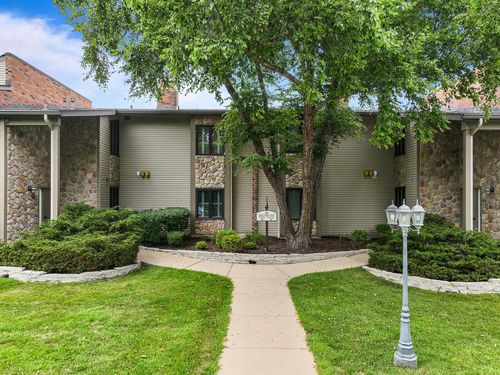31d-31 Abbey Villa Cir, Fontana, WI, 53125 | Card Image