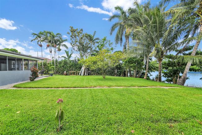 324 Davis Rd, House other with 5 bedrooms, 2 bathrooms and null parking in Palm Springs FL | Image 36