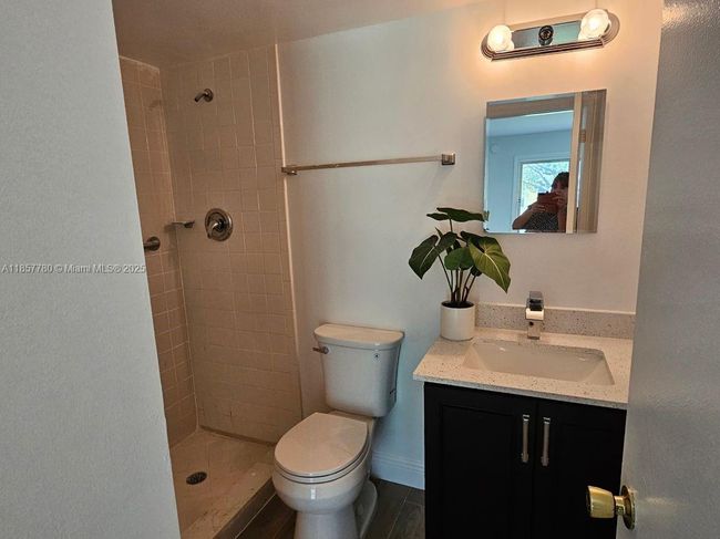 605 - 605 Meadows Cir, Condo with 2 bedrooms, 2 bathrooms and null parking in Boynton Beach FL | Image 10