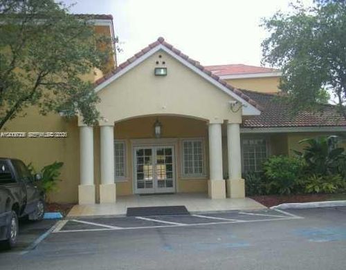 f403-8205 Sw 152nd Ave, Miami, FL, 33193-4076 | Card Image