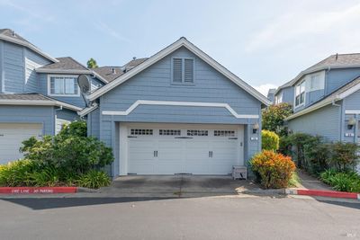 26 Mariners Circle, Townhouse with 3 bedrooms, 3 bathrooms and 2 parking in San Rafael CA | Image 1