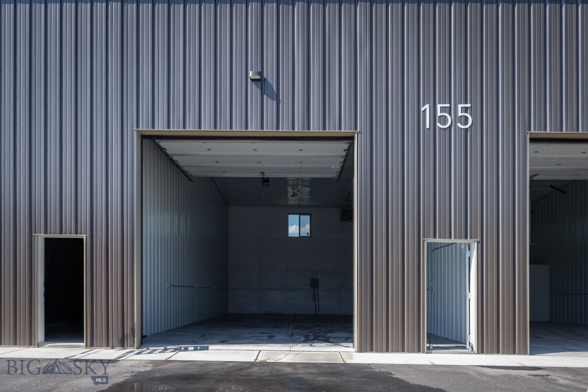 Commercial Sale in Belgrade 4