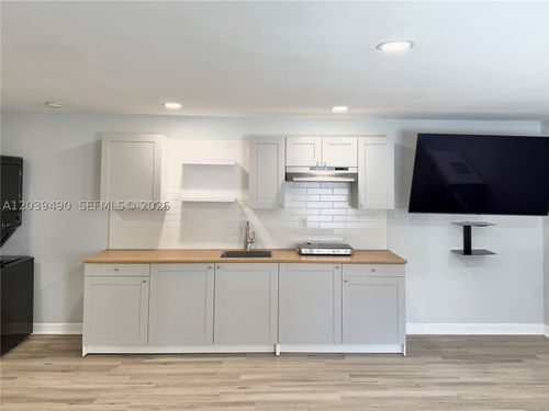 rear-227 Sw 26th Rd, Miami, FL, 33129-2304 | Card Image