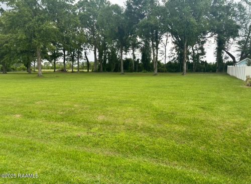 16 Grove Park, Arnaudville, LA, 70512 | Card Image