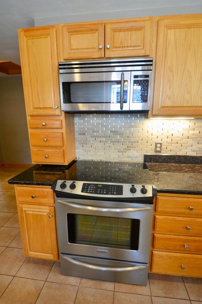 Stainless Steel Appliances | Image 8