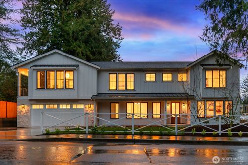 11204 108th Ave Ne, Kirkland, WA, 98033-4410 | Card Image
