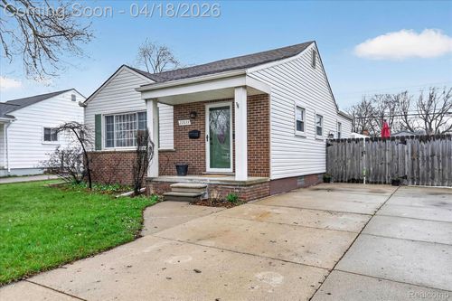 22833 E 13 Mile Rd, Saint Clair Shores, MI, 48082-3033 | Card Image