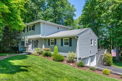 10 Brittany Rd, Succasunna, NJ, 07876-2042 | Card Image