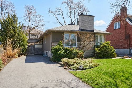 863 Duberry St, Ottawa, ON, K2A3T2 | Card Image
