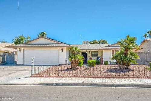 2424 La Luna Dr, Henderson, NV, 89014-3135 | Card Image