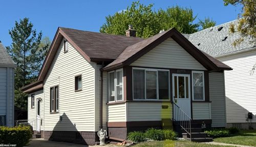 22118 Elizabeth St, Saint Clair Shores, MI, 48080-2033 | Card Image