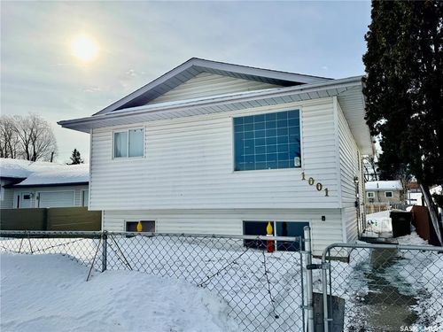 1001 12th Street W, Prince Albert, SK, S6V3C9 | Card Image