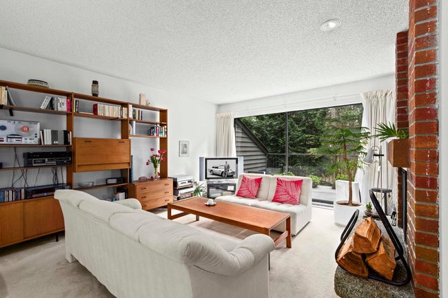 856 Frederick Rd, Townhouse with 4 bedrooms, 3 bathrooms and 2 parking in North Vancouver BC | Image 7