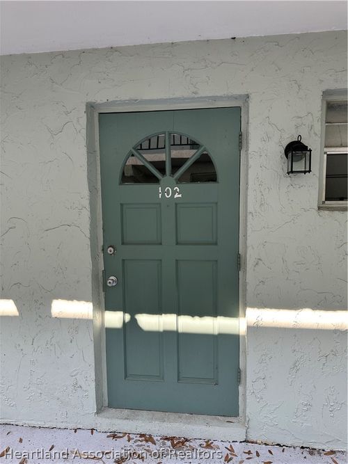 102 Golf Villas Ct Nw, Lake Placid, FL, 33852-6656 | Card Image