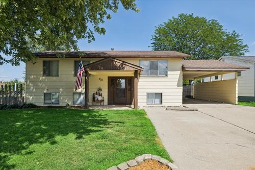 710 3rd St, Colona, IL, 61241-9765 | Card Image