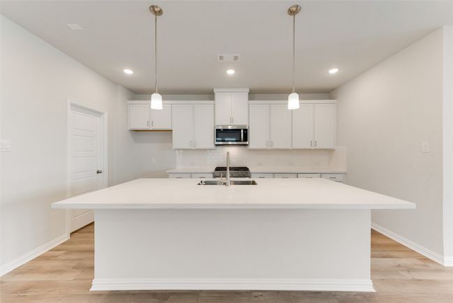 5813 Edward Dr, House other with 3 bedrooms, 2 bathrooms and null parking in Aubrey TX | Image 6