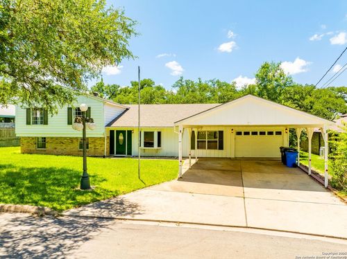 730 Gloria Dr, Seguin, TX, 78155-5826 | Card Image