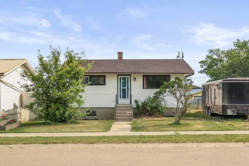 212 2 Ave W, Hussar, AB, T0J1S0 | Card Image