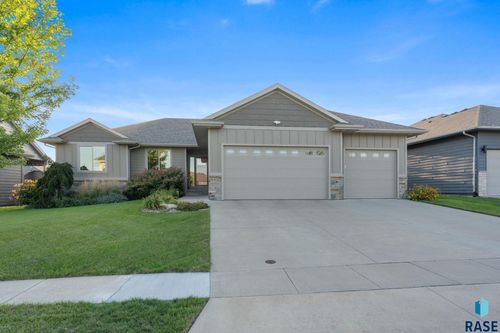 6401 S El Dorado Ave, Sioux Falls, SD, 57108-8447 | Card Image