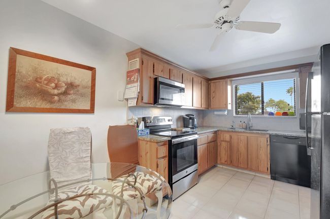 APT-306 - 7770 Tahiti Ln, Condo with 2 bedrooms, 2 bathrooms and null parking in Lake Worth FL | Image 4