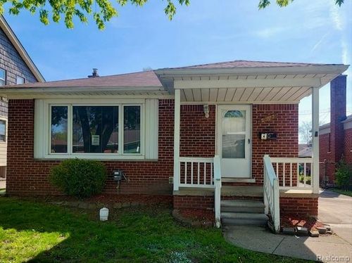 24312 Flower Ave, Eastpointe, MI, 48021-1061 | Card Image