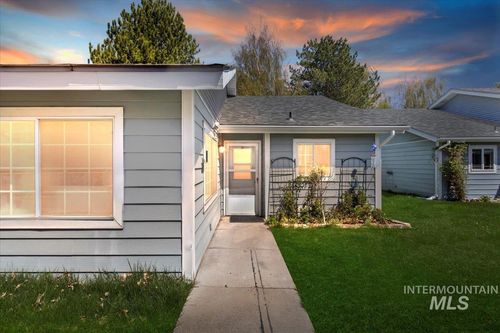 313 6th St, Filer, ID, 83328-6306 | Card Image