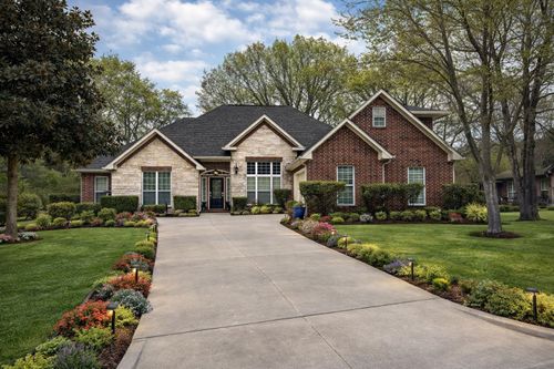 910 Holly Hill Ln, Mt Pleasant, TX, 75455-5865 | Card Image