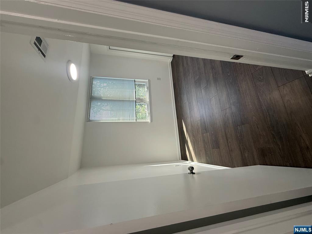 Residential Lease in East Newark 5