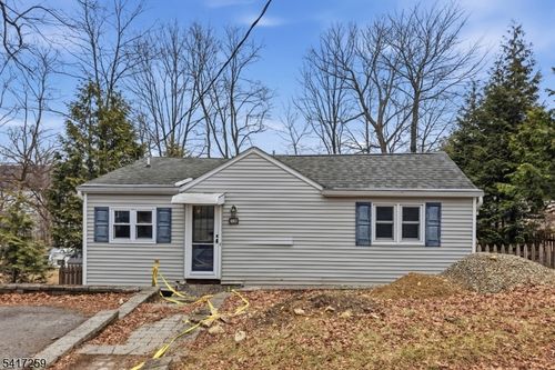 19 Sutton Rd, Hopatcong, NJ, 07843-1939 | Card Image