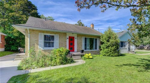 49 Dietz Ave S, Waterloo, ON, N2L2J8 | Card Image