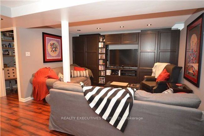 1 Homer Sq, House other with 3 bedrooms, 2 bathrooms and 3 parking in Brampton ON | Image 10