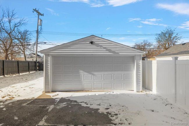 20817 Parkside Blvd, House other with 2 bedrooms, 2 bathrooms and null parking in Ferndale MI | Image 45